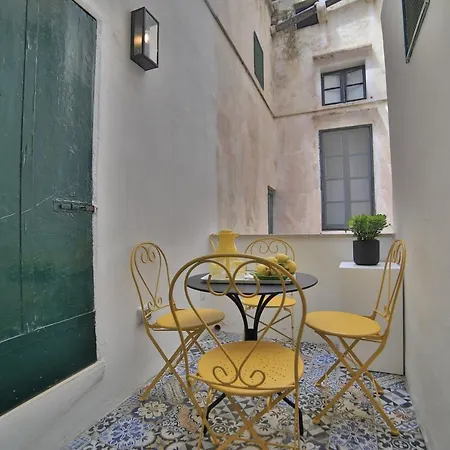 Lägenhet Palazzo Doxi Fontana Dimora D'epoca Gallipolli